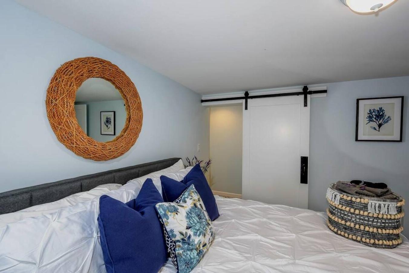 Style Meets Comfort In Beautiful Design Holiday home Vancouver