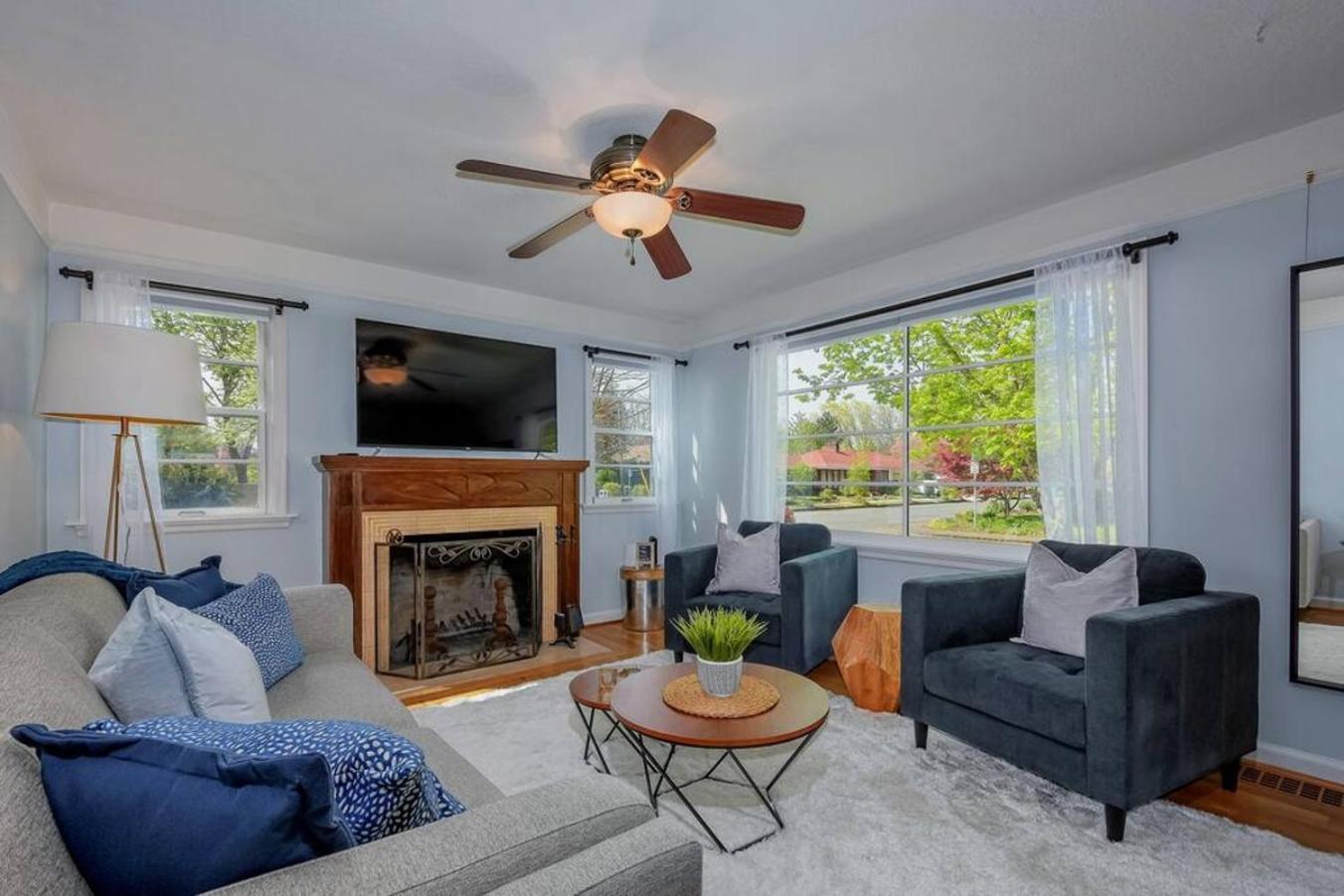 Holiday home Style Meets Comfort In Beautiful Design